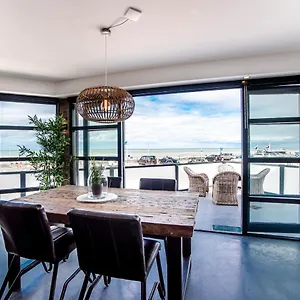  Apartment Beach
